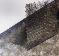 Флизелин TS-025 чёрный точечный - 25гр/м